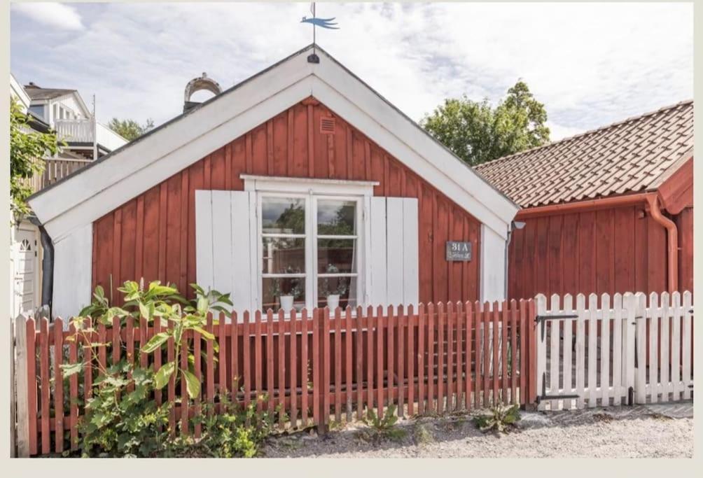 Historisk Charm I Hjaertat Av Gamla Stan Kalmar Villa ภายนอก รูปภาพ